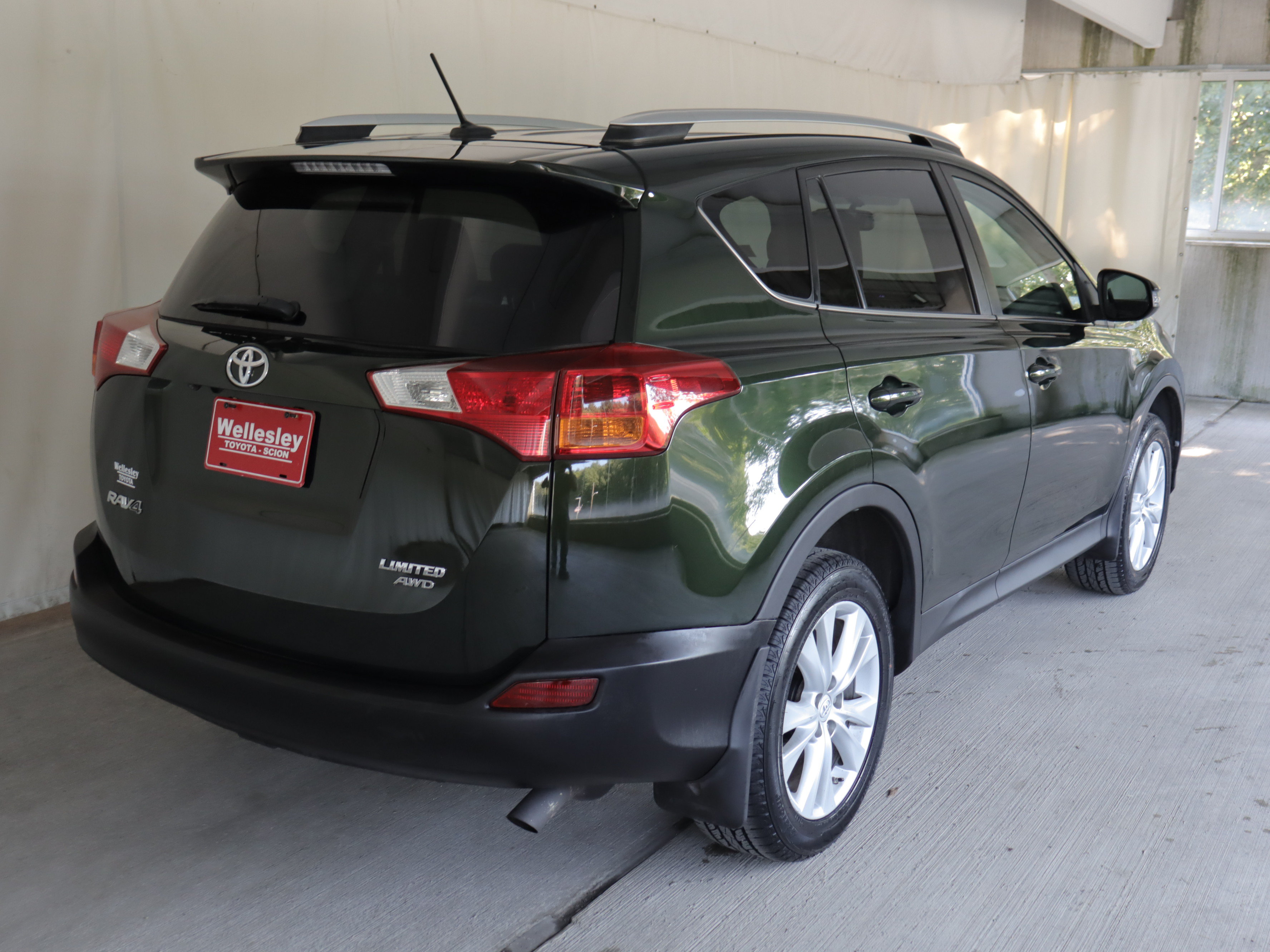 Used 2013 Toyota RAV4 Limited AWD/4WD image 7