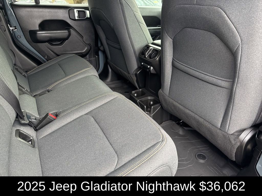 Used 2025 Jeep Gladiator Sport image 18