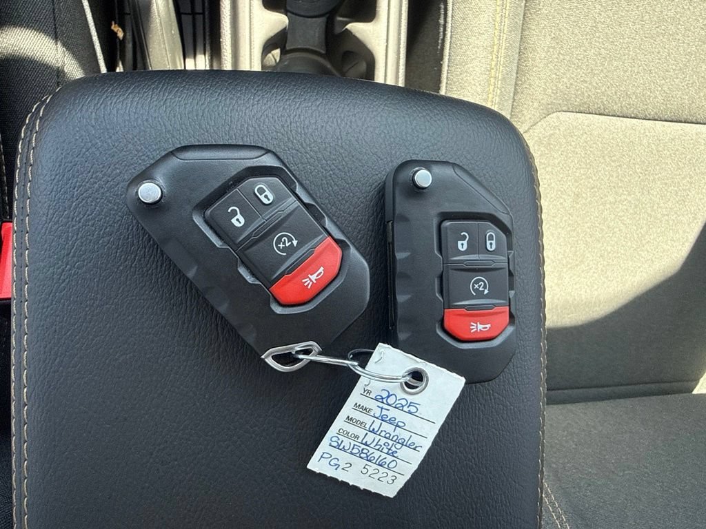 Certified 2025 Jeep Wrangler Unlimited Sahara w/ Safety Group AWD/4WD image 24