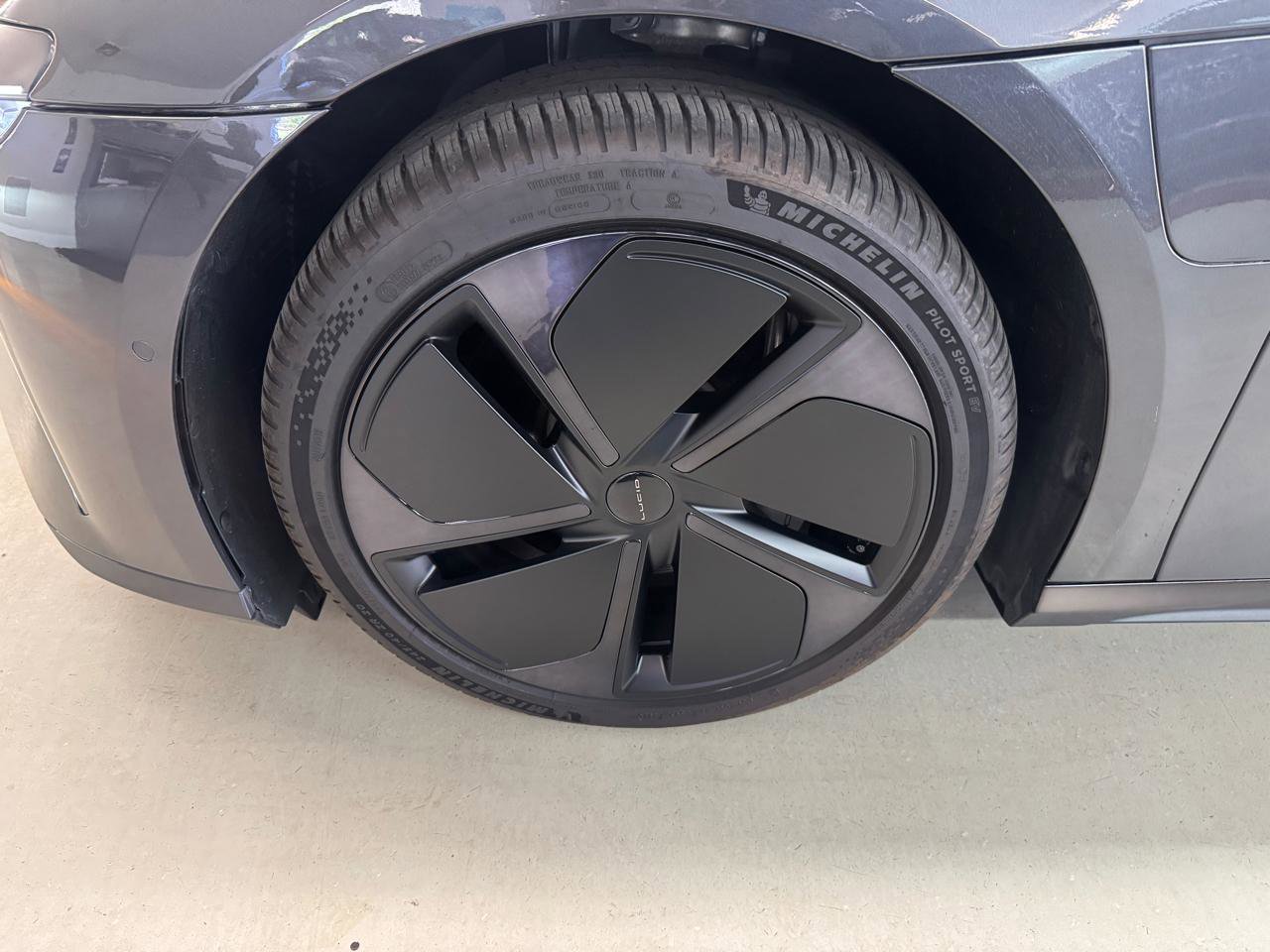 Used 2024 Lucid Air Touring image 25