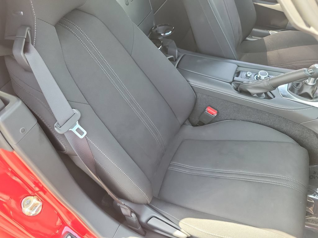 New 2026 MAZDA MX-5 Miata Club w/ Interior Package RWD image 19