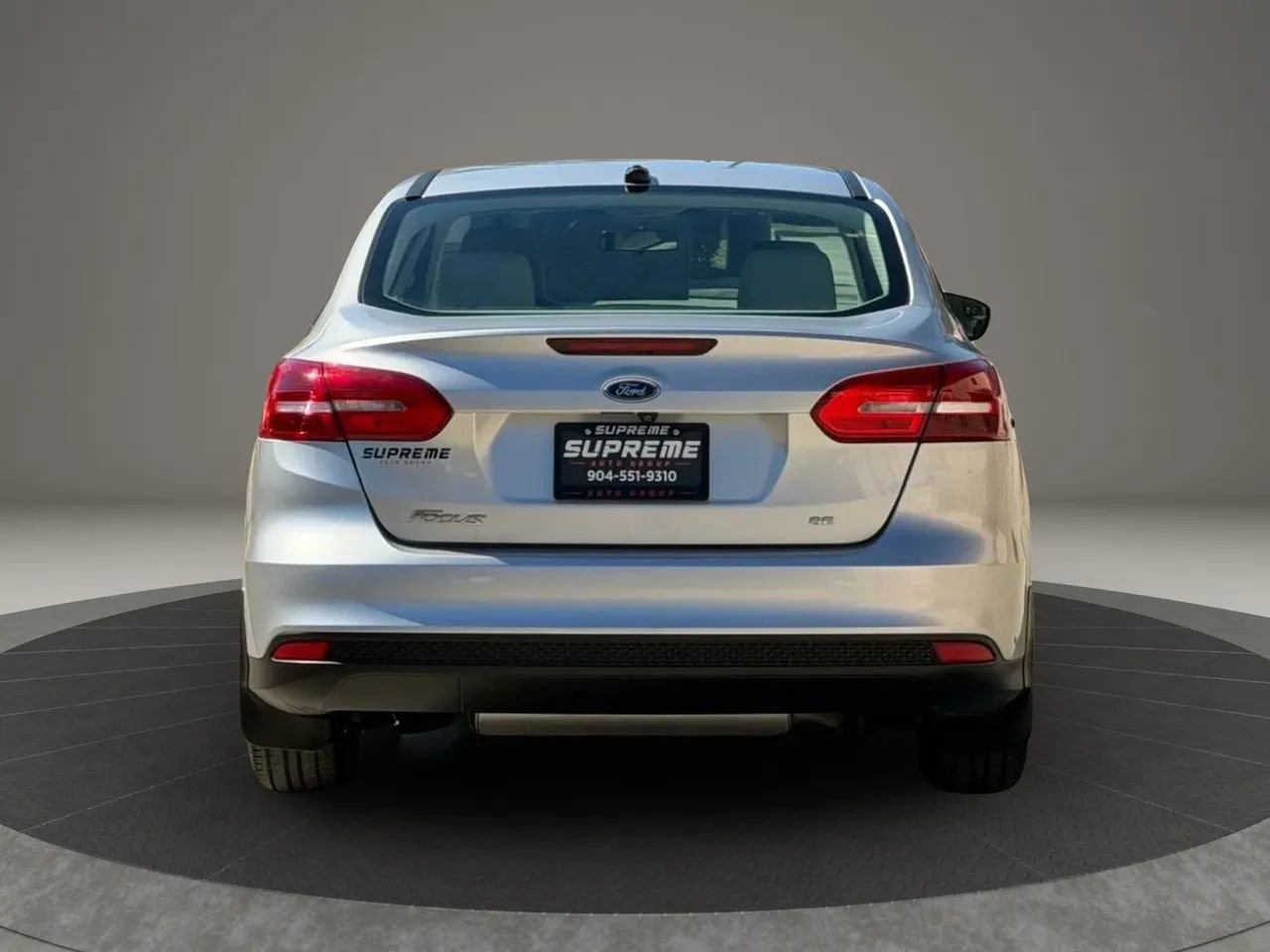Used 2018 Ford Focus SE FWD image 4