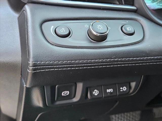 Used 2018 Buick LaCrosse Premium image 11