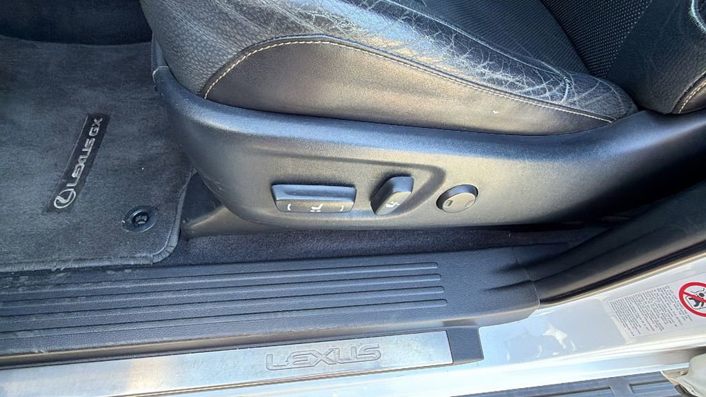 Used 2017 Lexus GX 460 Premium w/ Premium Package image 20