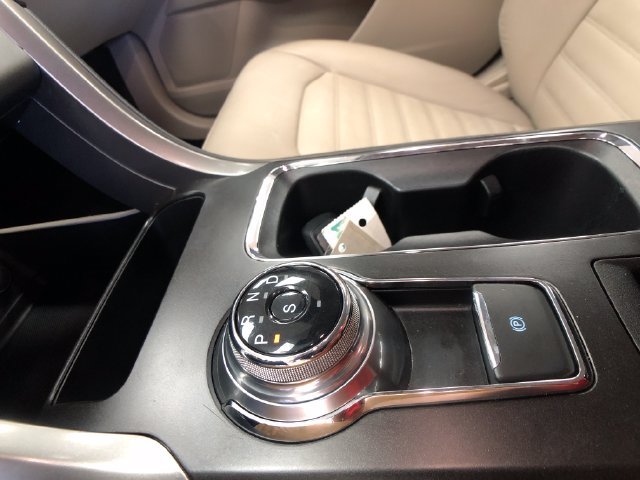 Used 2018 Ford Fusion SE w/ Fusion SE Technology Package AWD/4WD image 18