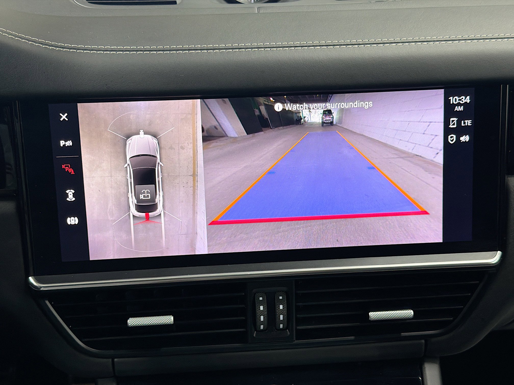 Certified 2023 Porsche Cayenne Turbo S AWD/4WD image 31