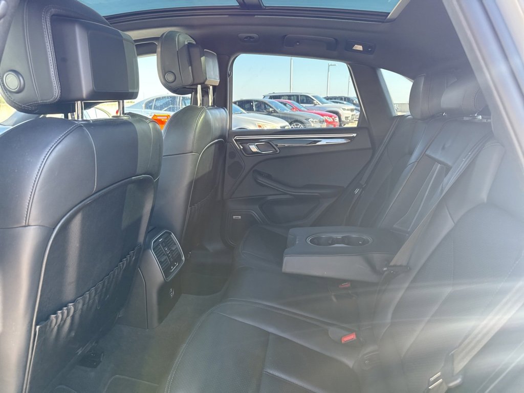 Used 2022 Porsche Macan S image 21