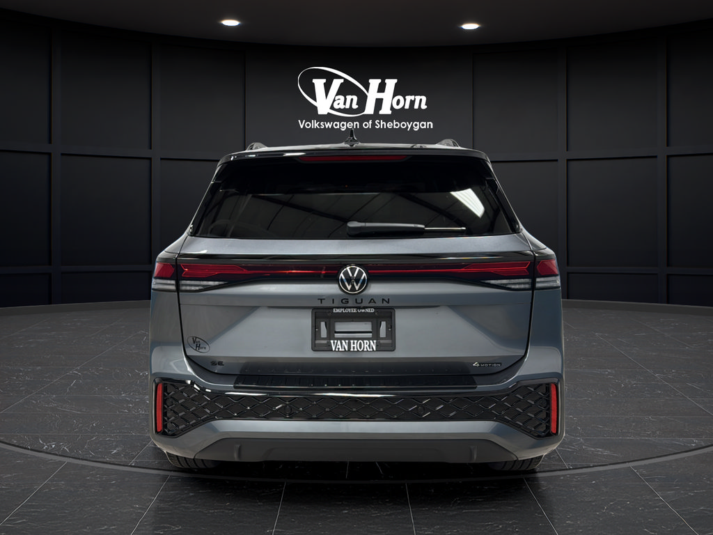 Used 2025 Volkswagen Tiguan SE R-Line AWD/4WD image 6