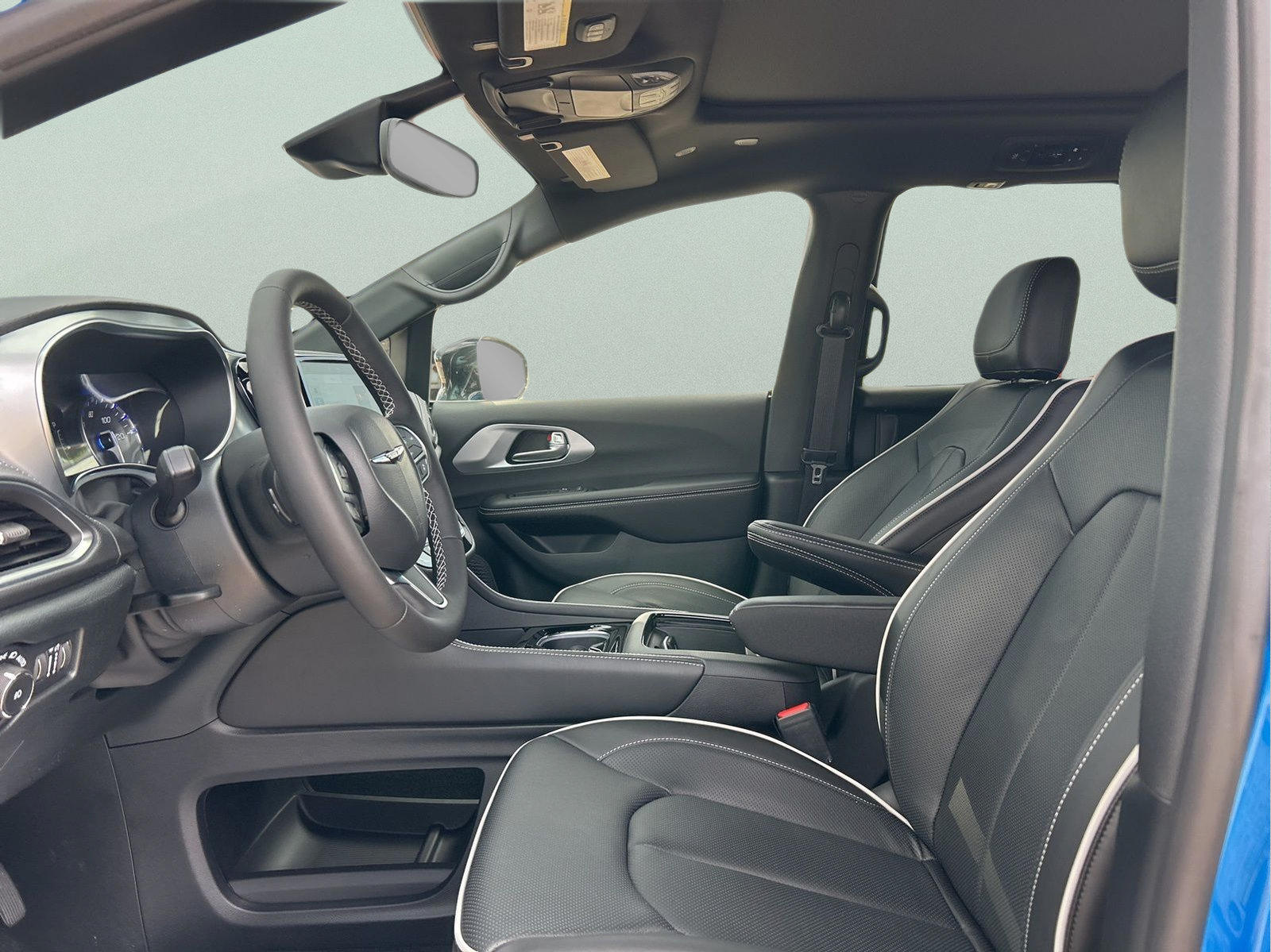 New 2026 Chrysler Pacifica Limited FWD image 9