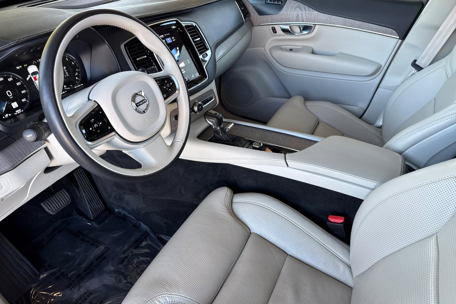 Used 2022 Volvo XC90 T6 Inscription image 9