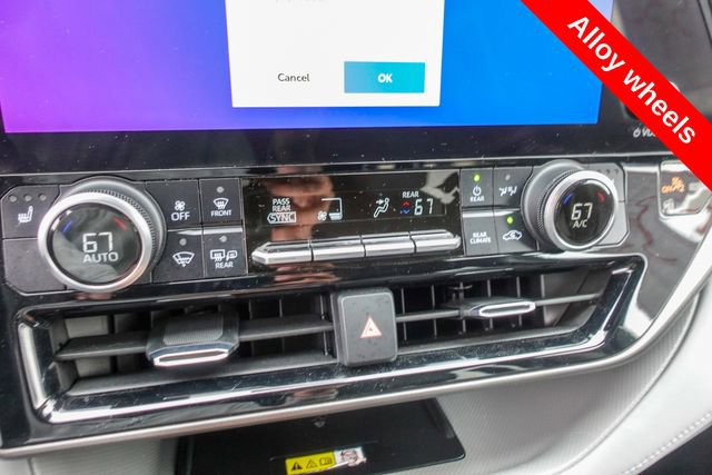 Certified 2023 Toyota Highlander XLE image 25