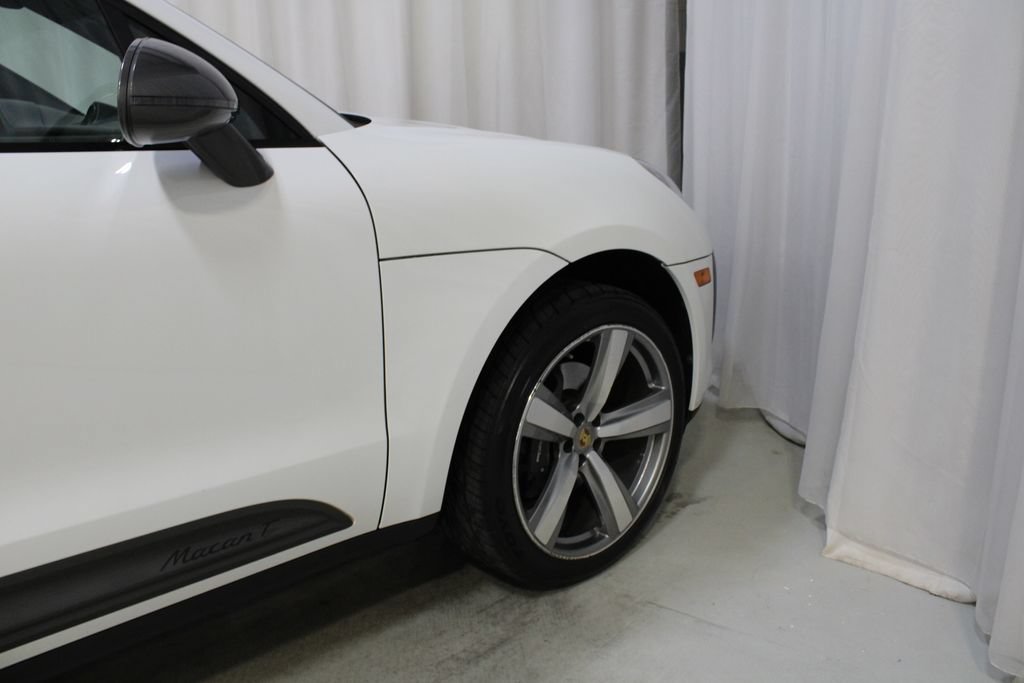 Used 2023 Porsche Macan Turbo AWD/4WD image 25