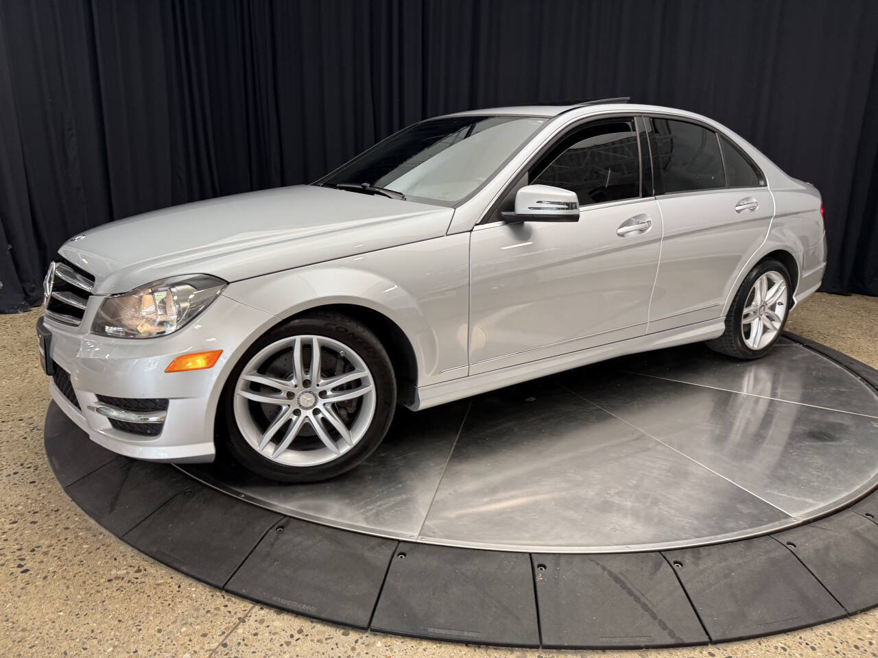 Used 2014 Mercedes-Benz C 300 4MATIC Sedan image 2