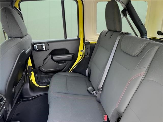 Used 2024 Jeep Wrangler Unlimited Rubicon AWD/4WD image 10