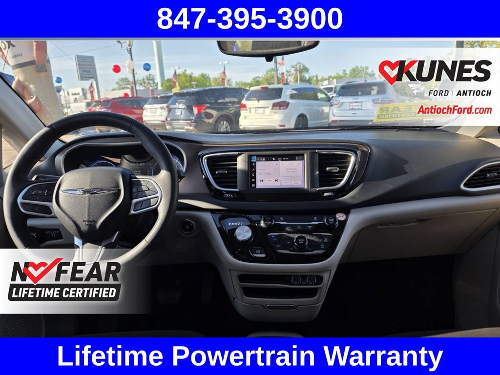Used 2023 Chrysler Voyager LX FWD image 18