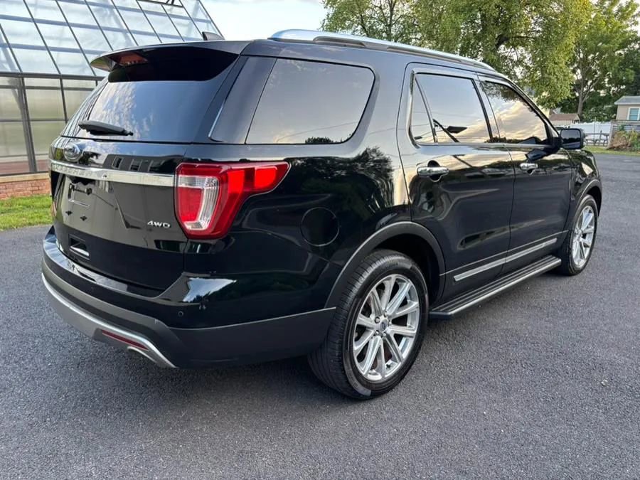Used 2017 Ford Explorer Limited image 8
