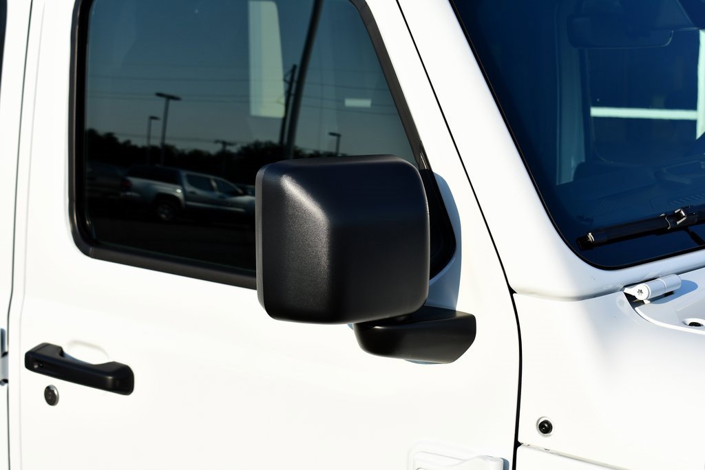 New 2025 Jeep Wrangler Sahara image 9