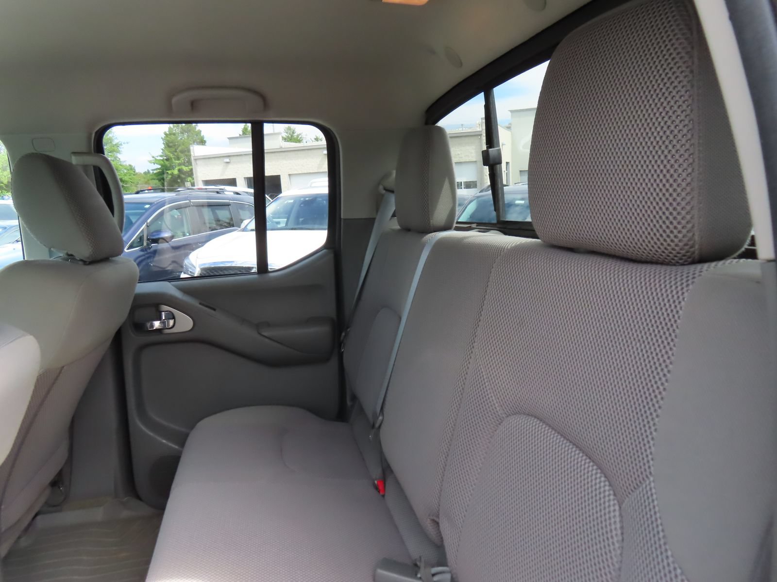 Used 2016 Nissan Frontier SV AWD/4WD image 28