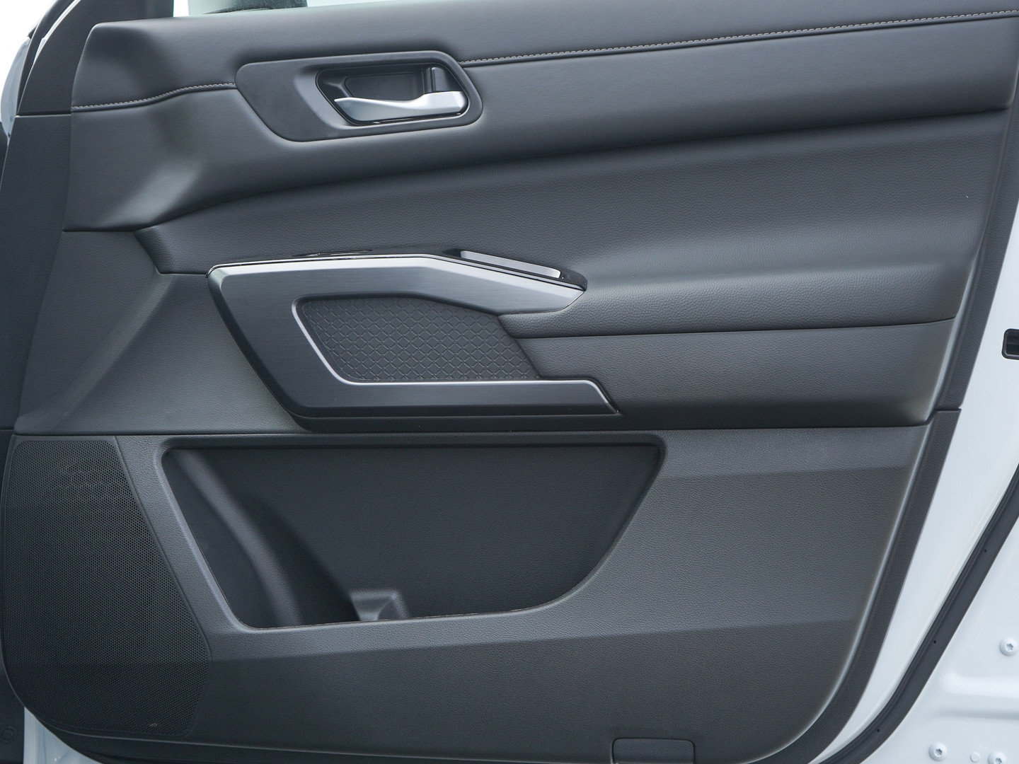 New 2026 Nissan Pathfinder SL AWD/4WD image 10