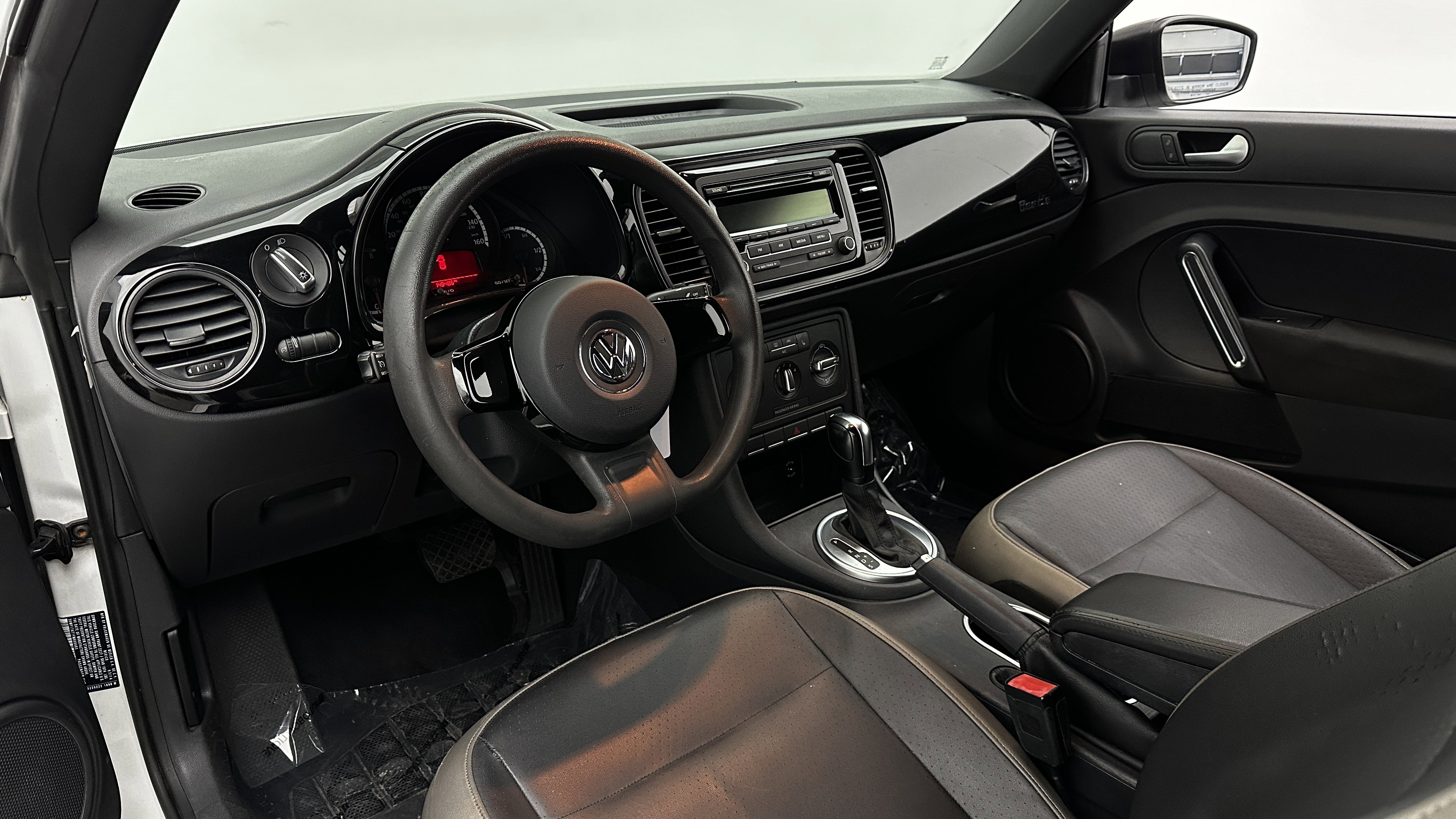 Used 2015 Volkswagen Beetle 1.8T image 8