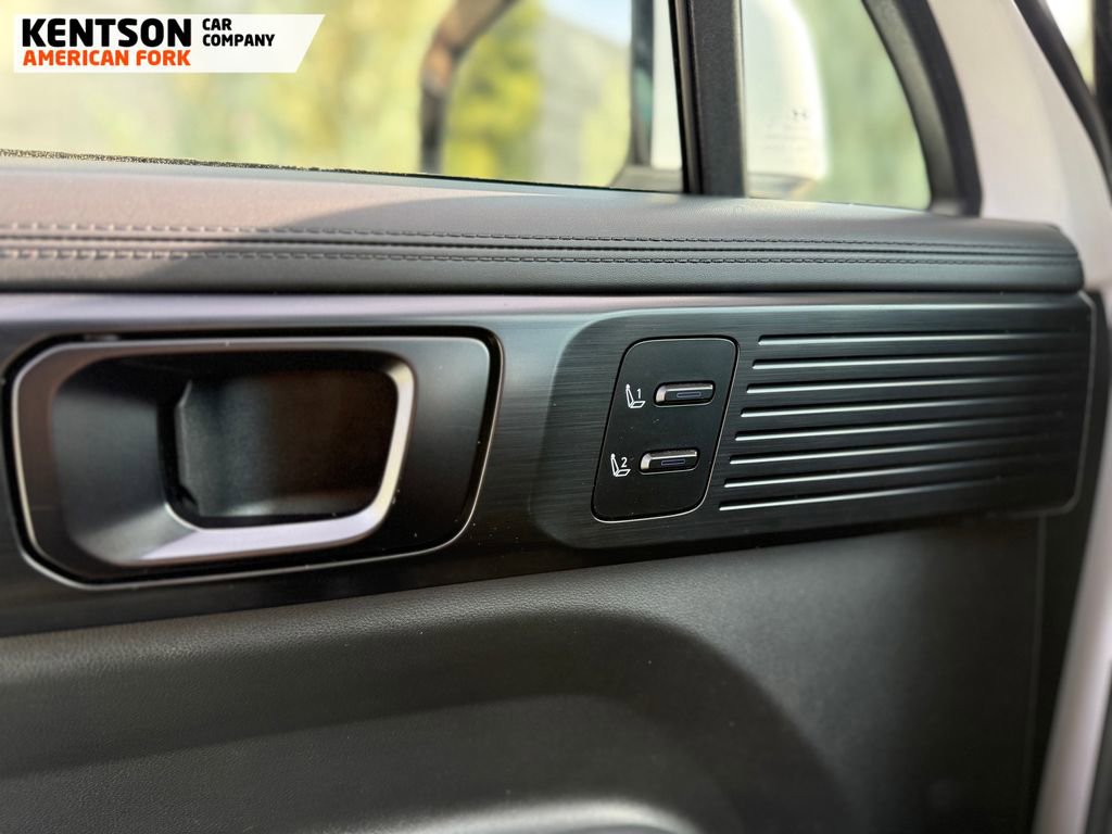 Used 2025 Hyundai Santa Fe Calligraphy image 25