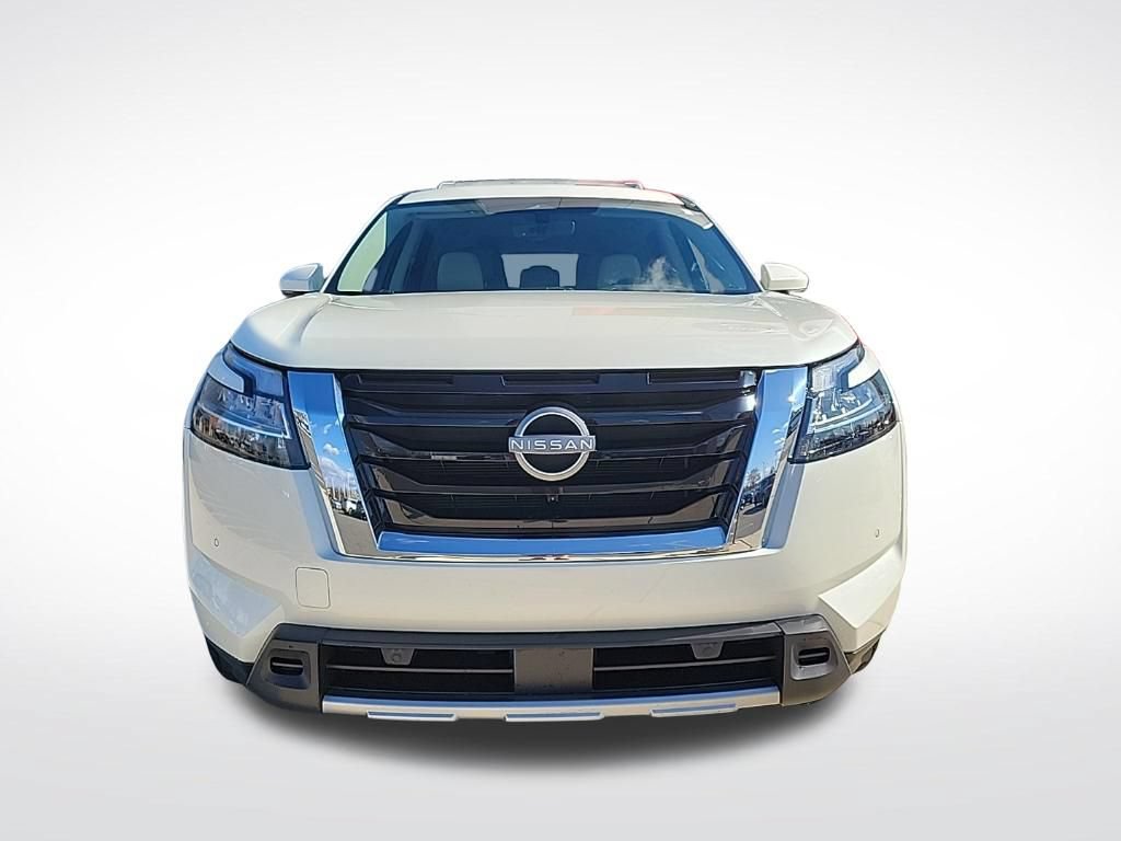 Used 2023 Nissan Pathfinder SL AWD/4WD image 9