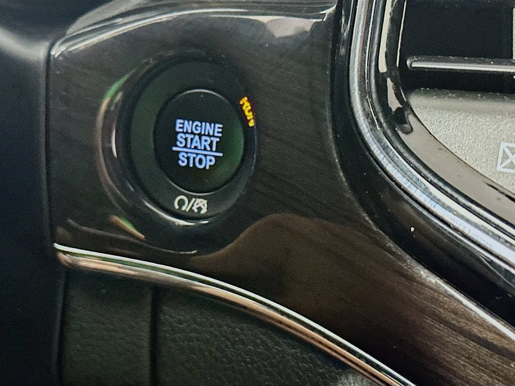 Certified 2019 Jeep Grand Cherokee Overland AWD/4WD image 20