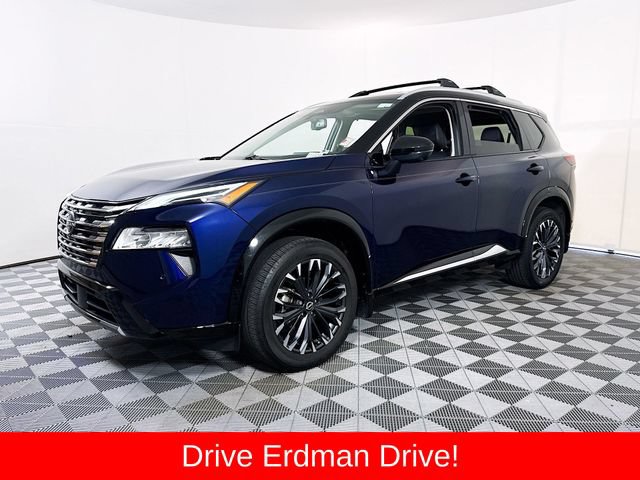 Used 2025 Nissan Rogue Platinum w/ Platinum Premium Package FWD image 3