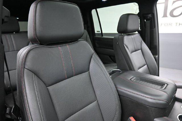 Used 2024 Chevrolet Suburban RST w/ Luxury Package AWD/4WD image 35