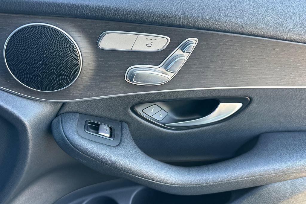 Used 2020 Mercedes-Benz GLC 300 4MATIC image 20