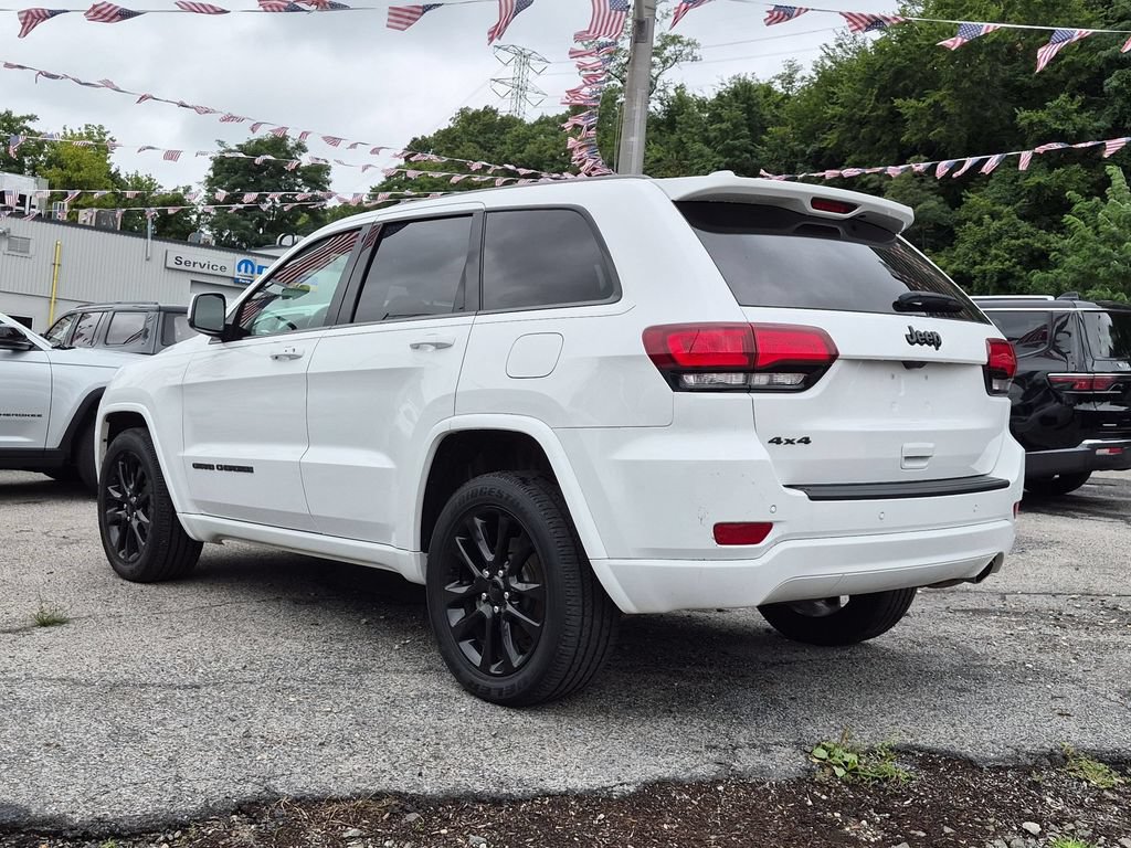 Used 2021 Jeep Grand Cherokee Laredo X AWD/4WD image 9