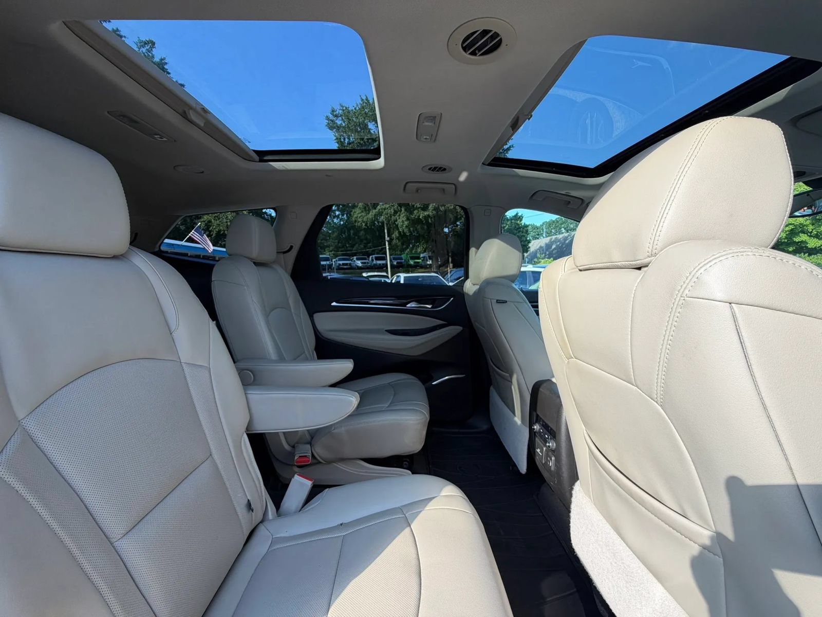 Used 2019 Buick Enclave Essence FWD image 33