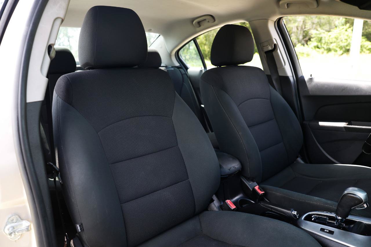 Used 2012 Chevrolet Cruze LT FWD image 18