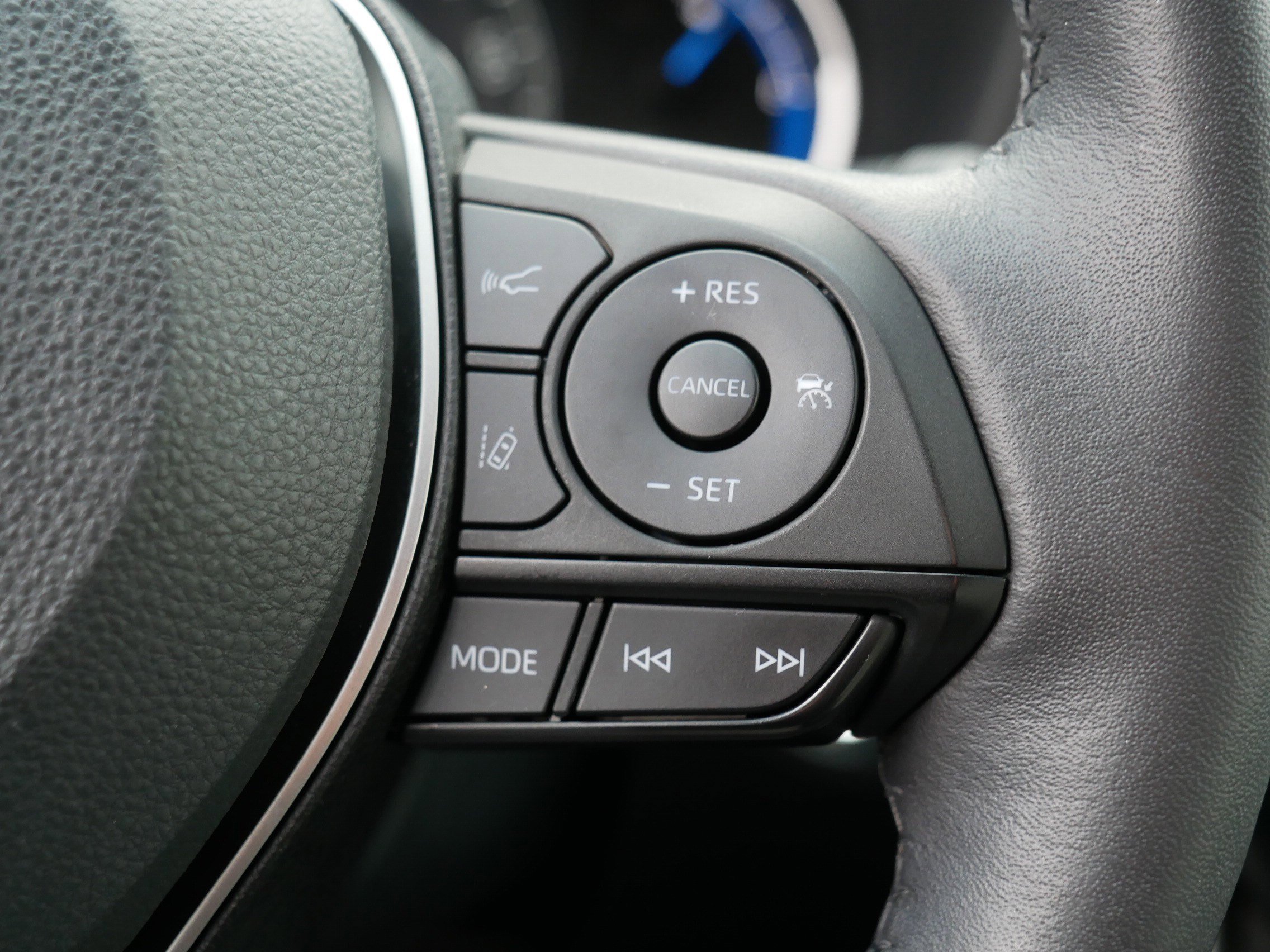 Used 2023 Toyota RAV4 XLE Premium AWD/4WD image 29