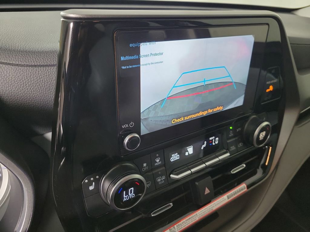 Used 2025 Toyota Highlander XLE AWD/4WD image 29