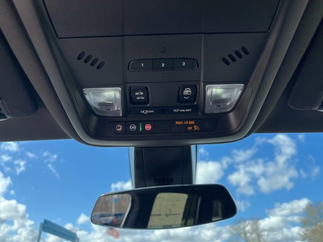 New 2025 Cadillac XT6 Luxury image 30