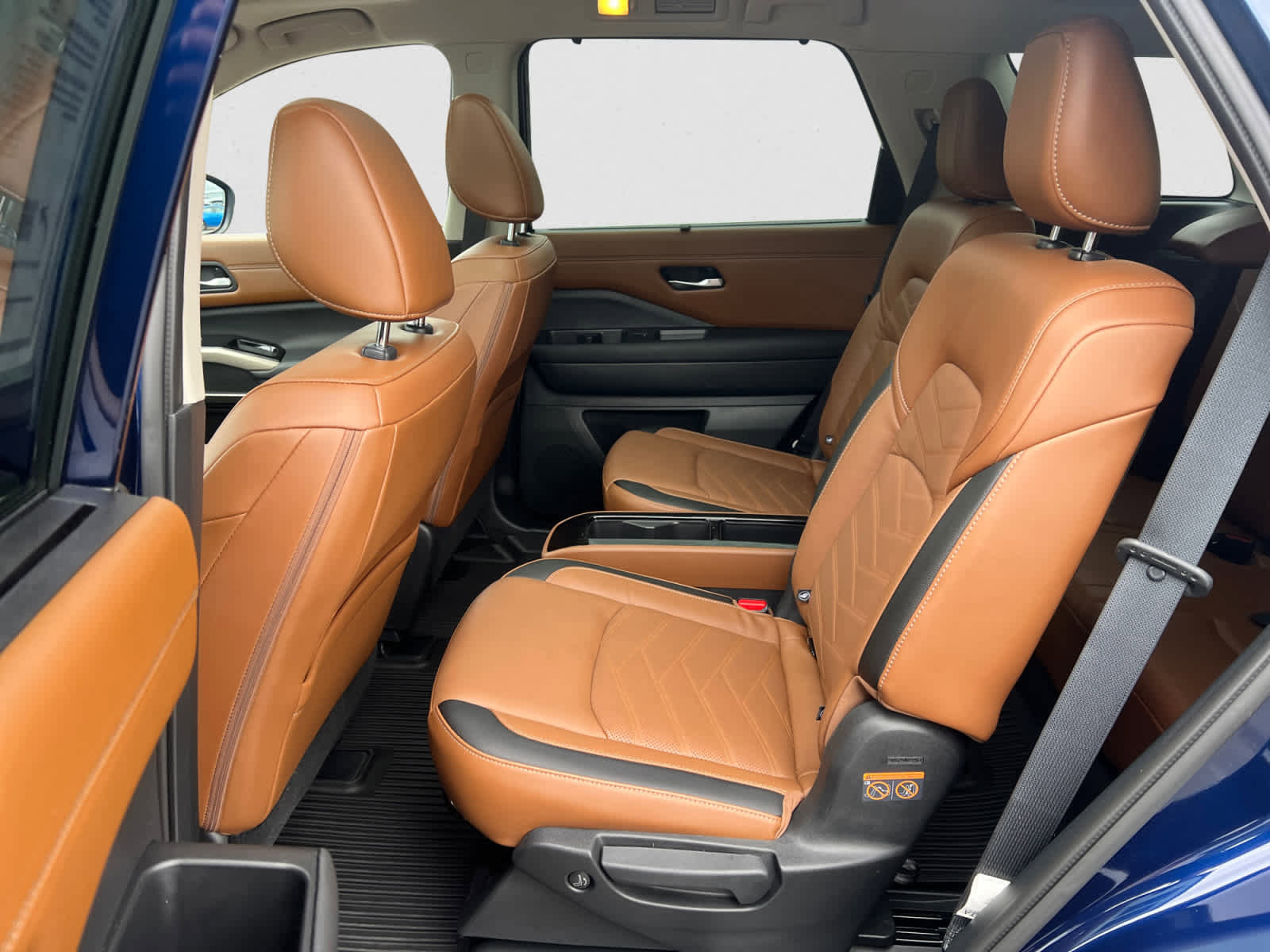 Certified 2023 Nissan Pathfinder Platinum w/ Lighting Package (N93) image 11