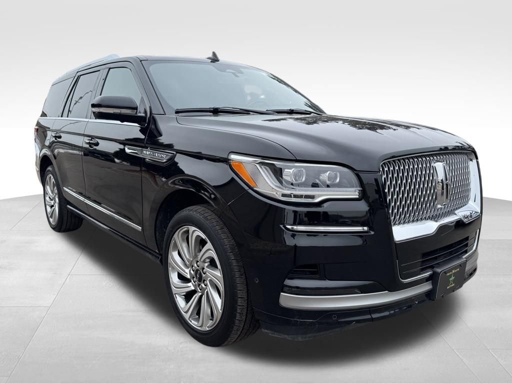 Used 2024 Lincoln Navigator Reserve w/ Equipment Group 201A AWD/4WD image 5