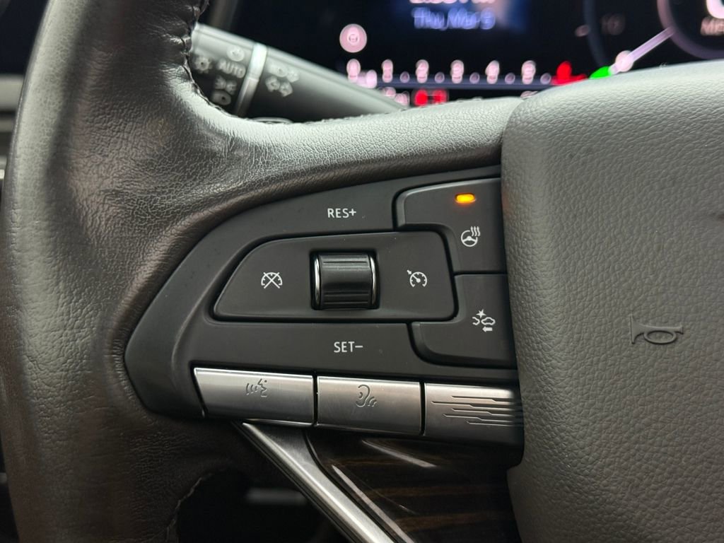 Used 2021 Cadillac Escalade Premium Luxury image 33