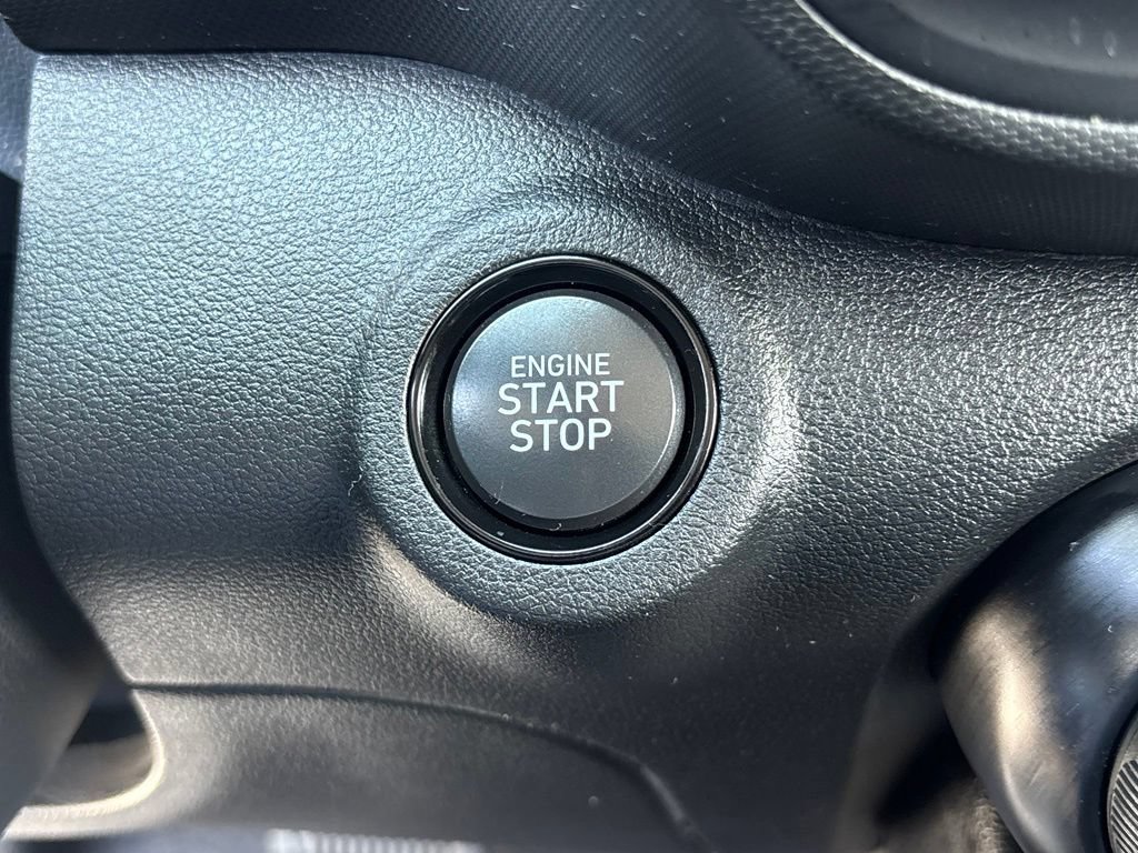 Used 2024 Hyundai Venue SEL FWD image 19