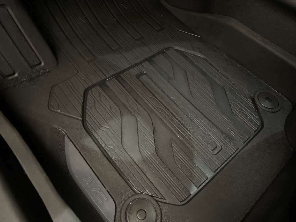 Used 2023 GMC Terrain SLT w/ LPO, Floor Liner Package FWD image 30