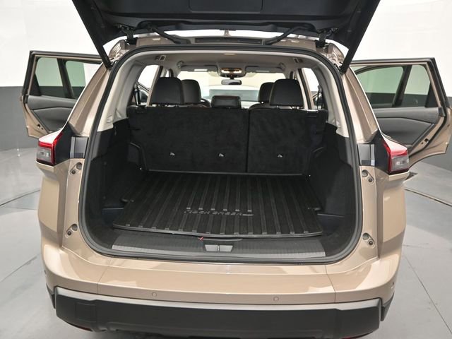 Used 2025 Nissan Rogue SV image 14