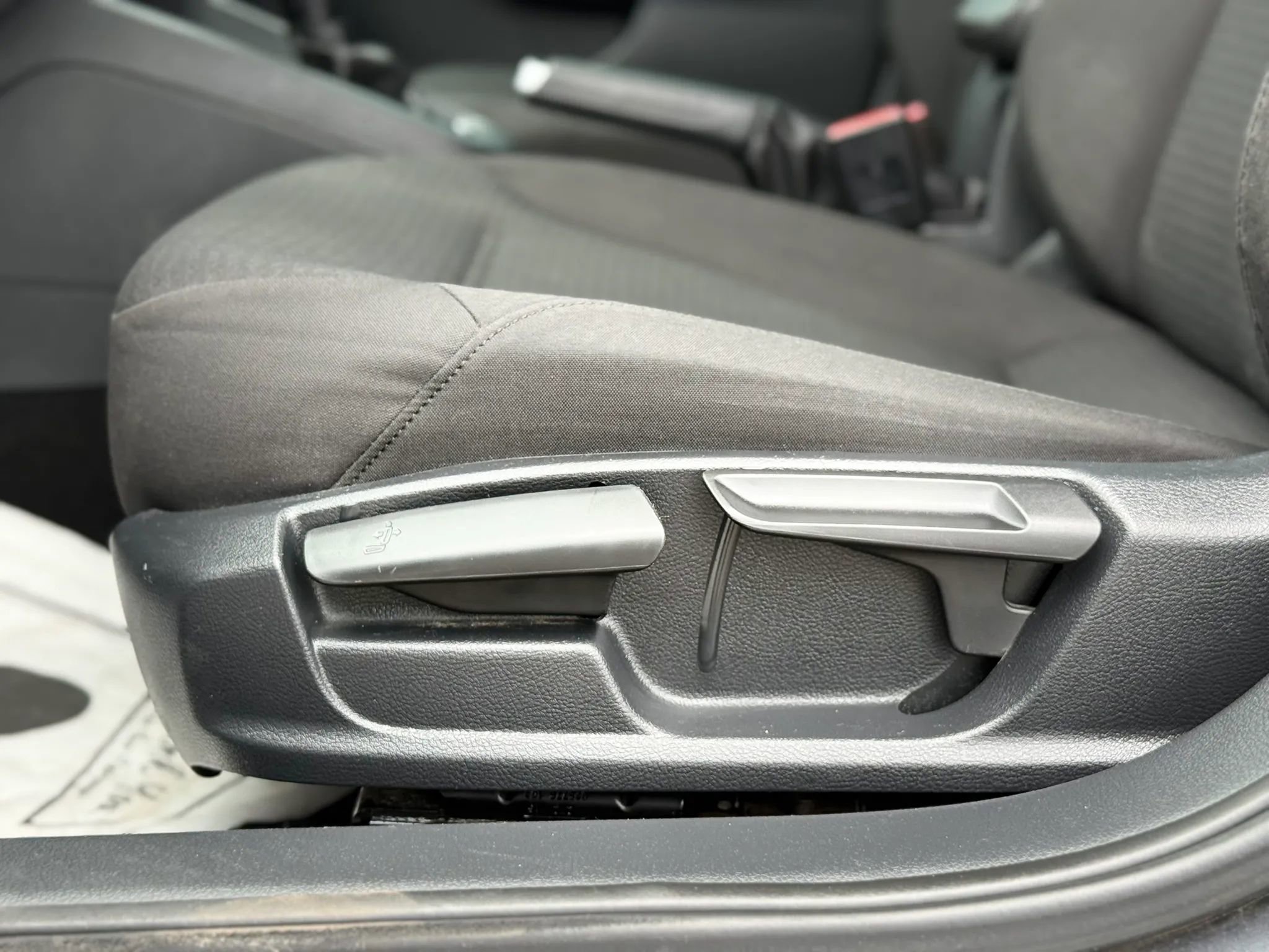 Used 2016 Volkswagen Jetta SE FWD image 29