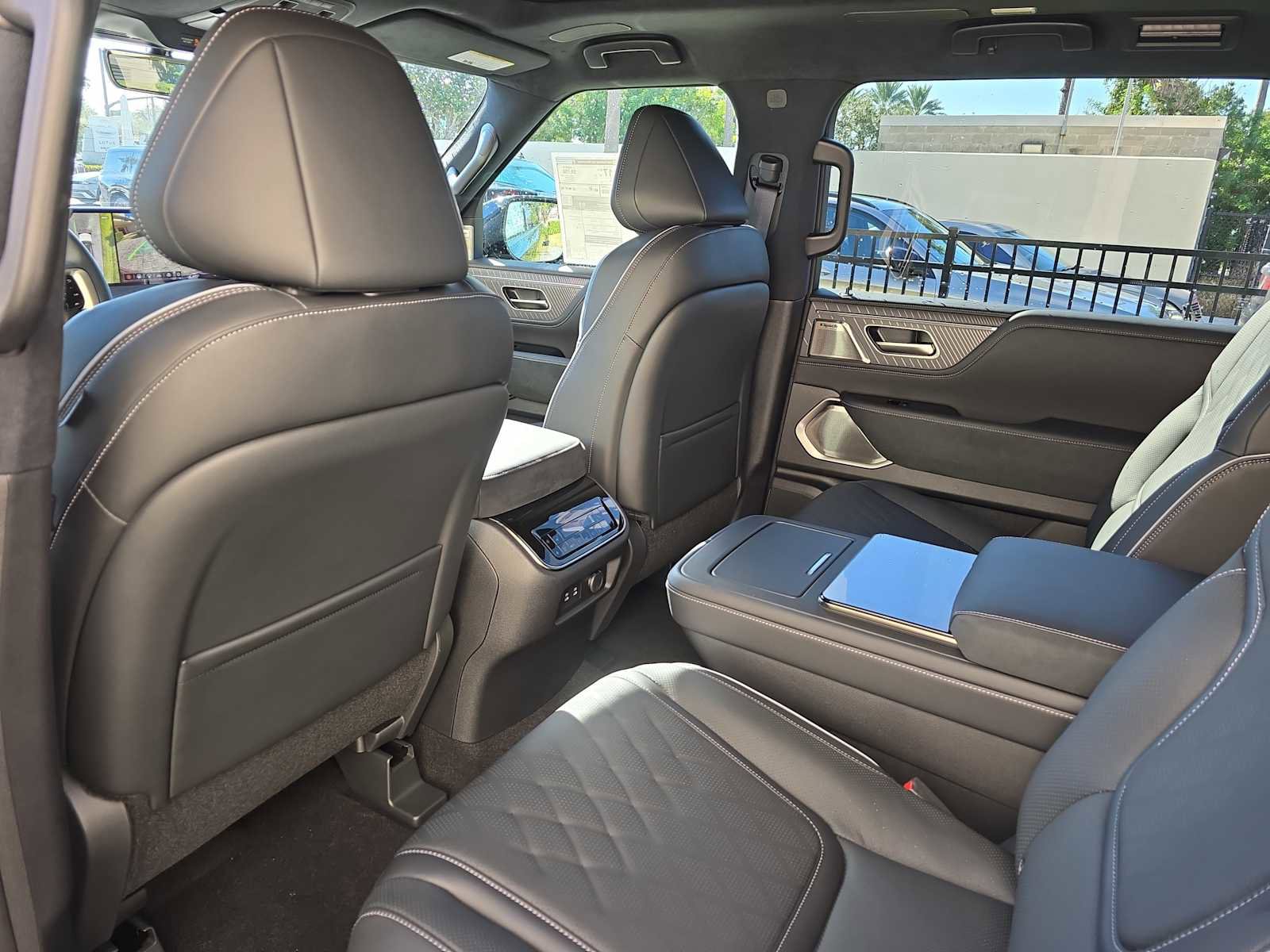New 2026 INFINITI QX80 Autograph w/ Premium Cargo Package image 12
