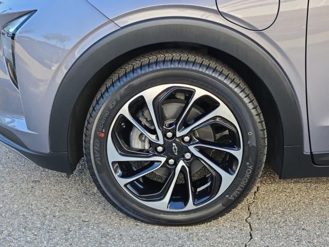 Used 2022 Chevrolet Bolt EUV Premier w/ Sun & Sound Package FWD image 33