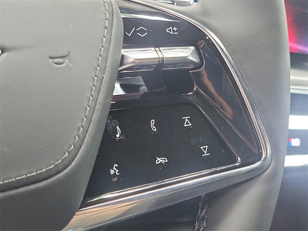 New 2026 Cadillac Lyriq V w/ Exterior Carbon Fiber Package image 10