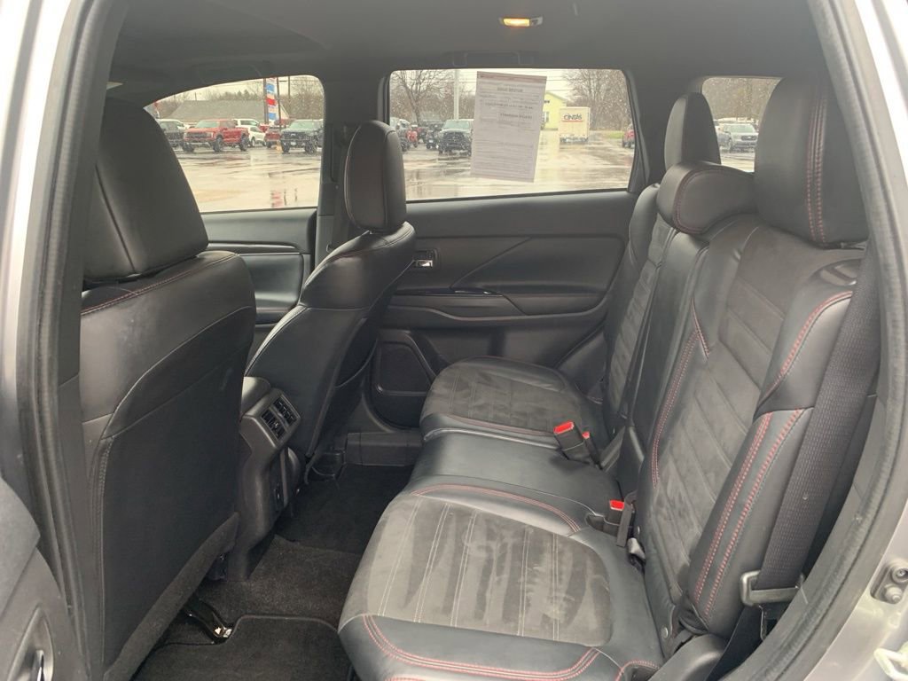 Used 2020 Mitsubishi Outlander LE AWD/4WD image 11