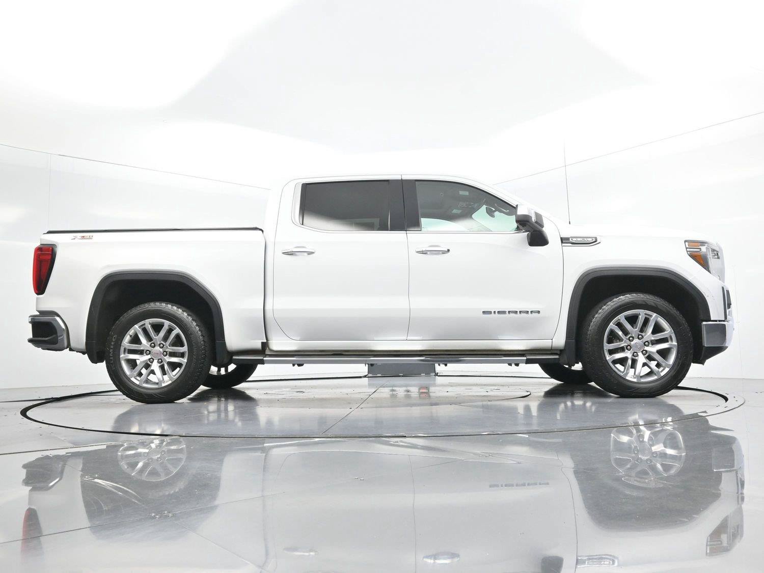 Used 2019 GMC Sierra 1500 SLT w/ SLT Premium Plus Package AWD/4WD image 54