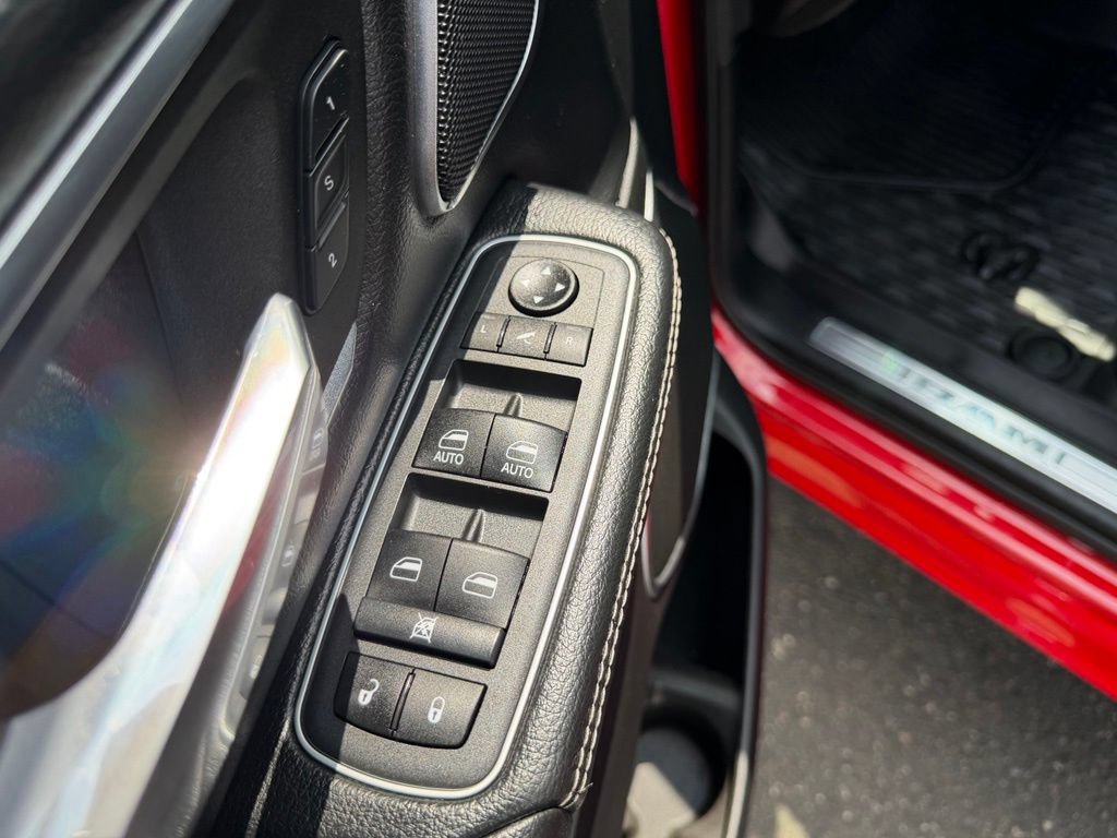 Used 2021 RAM 1500 Laramie AWD/4WD image 13