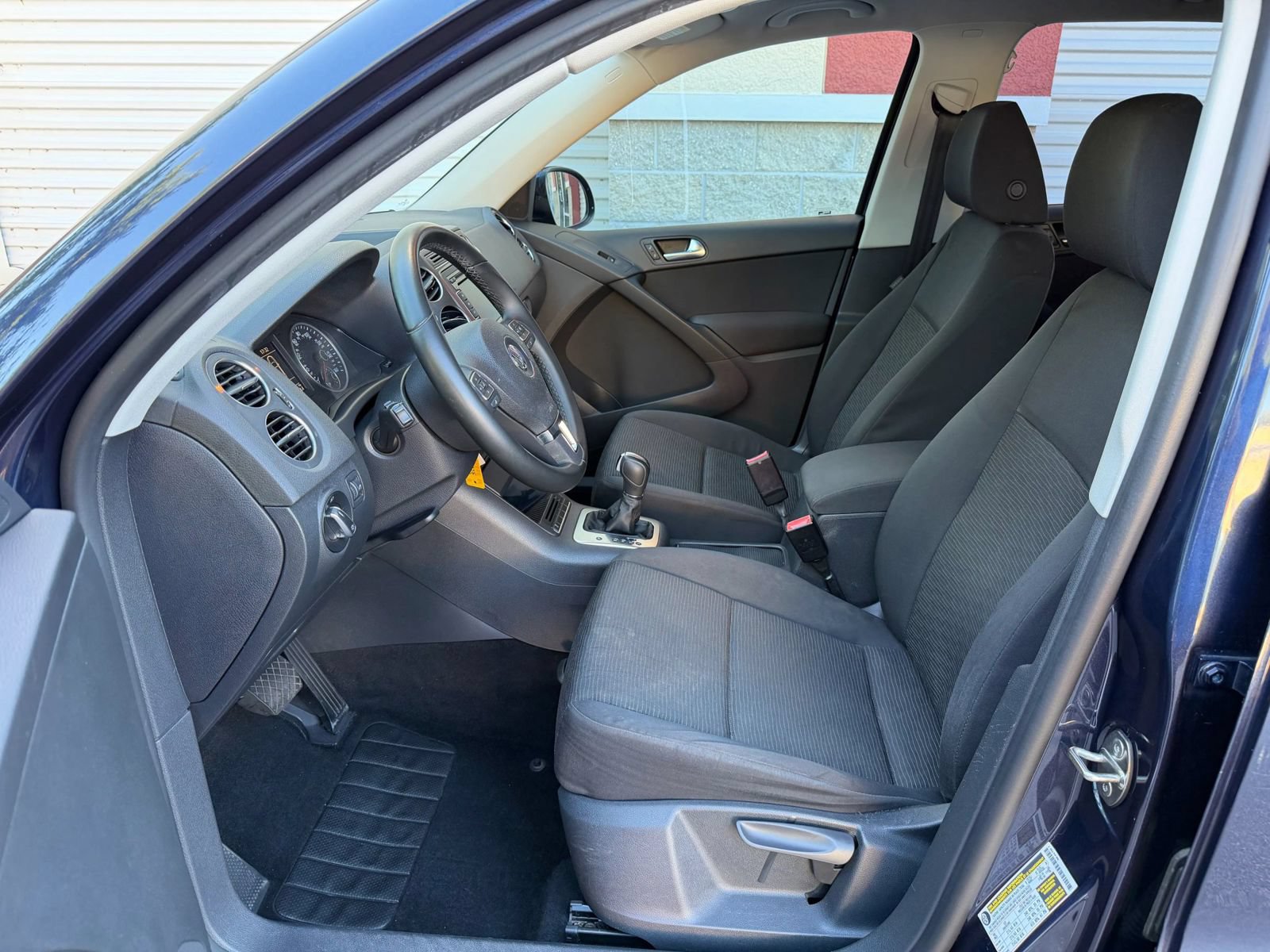 Used 2015 Volkswagen Tiguan S FWD image 17